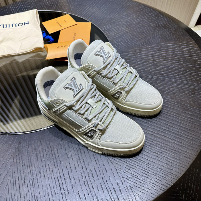 LV TRAINER SNEAKER LV-000577