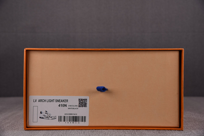 LV SNEAKER LV-000141