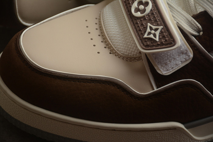 LV TRAINER SNEAKER LV-000549