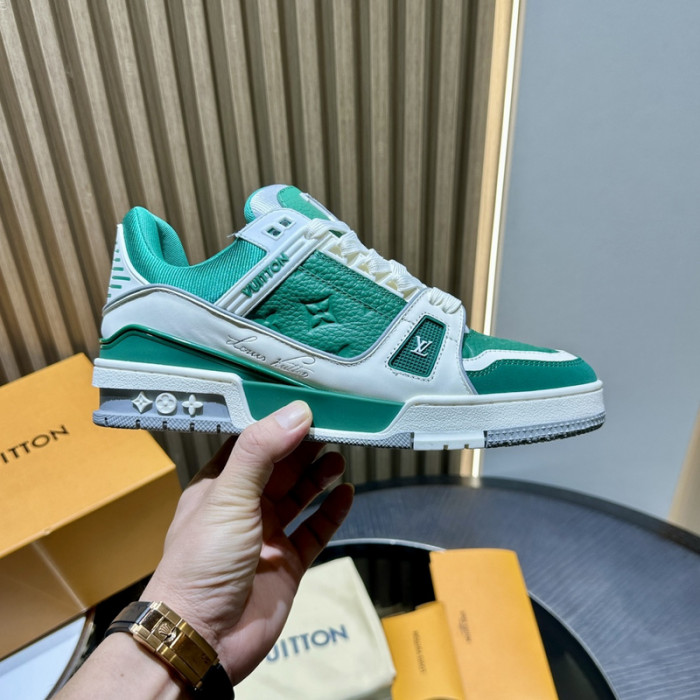 LV TRAINER SNEAKER LV-000599