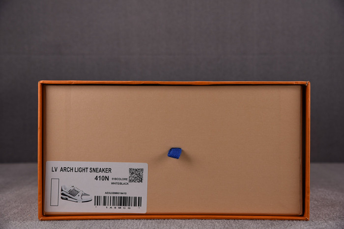 LV TRAINER SNEAKER LV-000596