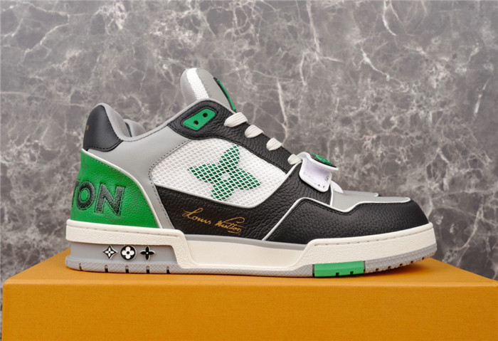 LV SNEAKER LV-000156