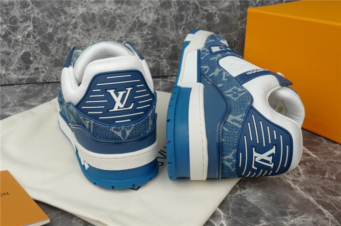 LV SNEAKER LV-000272