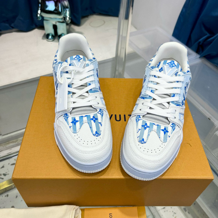 LV SNEAKER LV-000440