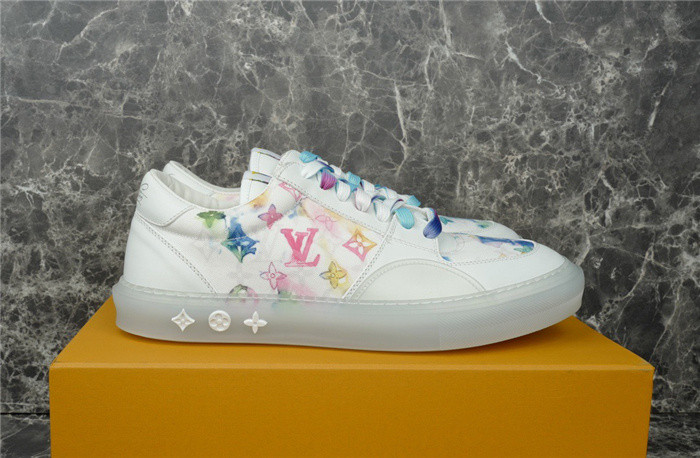 LV SNEAKER LV-000282