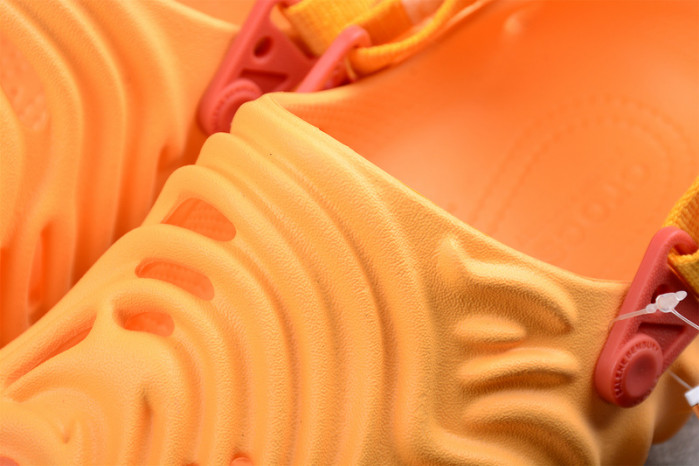 Cr*0*s x salehe bembury c00009