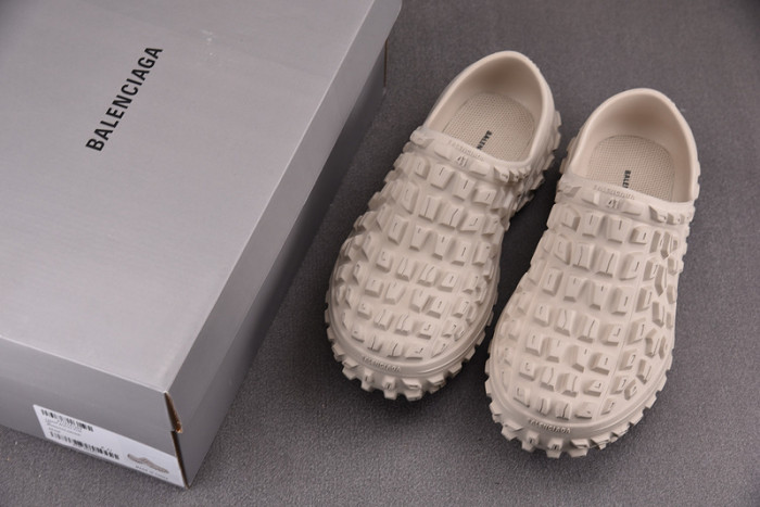 DEFENDER SNEAKER DS006