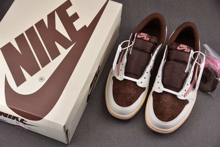 Travis Scott x Air Jordan 1 Low OG WMNS DZ4137-206
