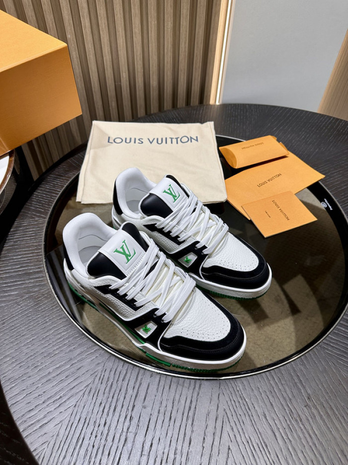 LV TRAINER SNEAKER LV-000563