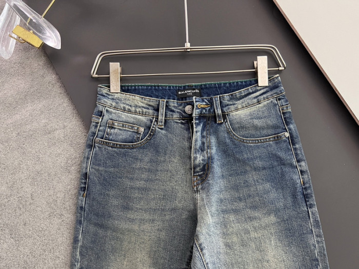 Balenciag**a CLOTHES