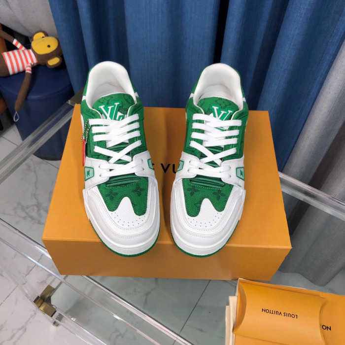 LV SNEAKER LV-000336