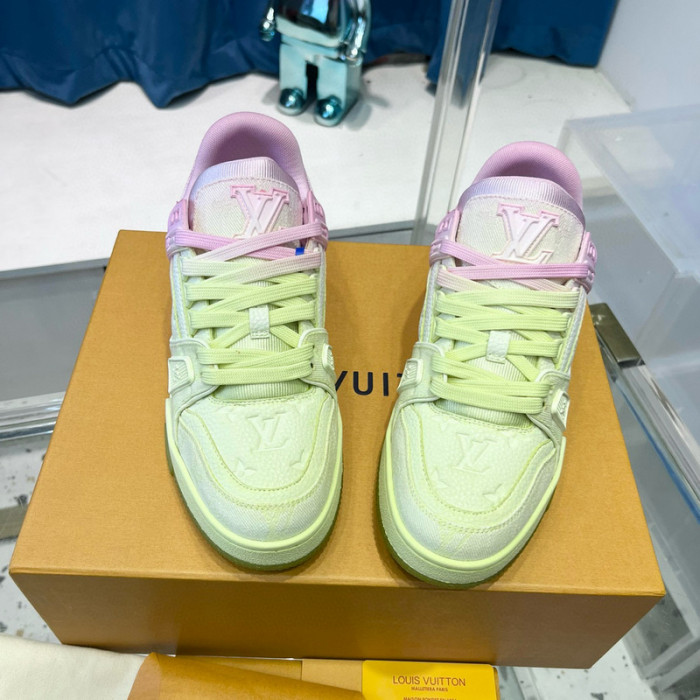 LV SNEAKER LV-000415