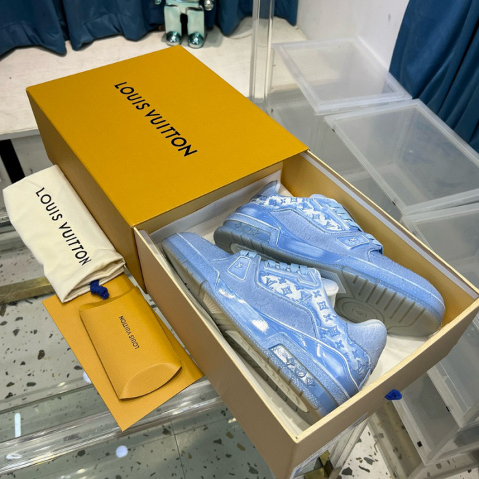 LV SNEAKER LV-000469