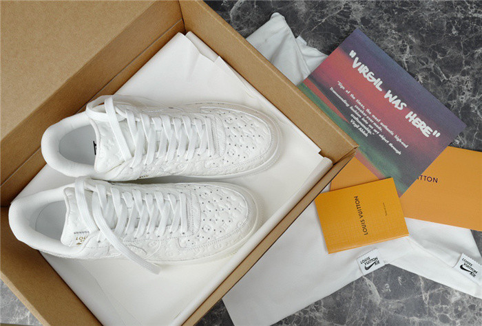 LV SNEAKER LV-000248