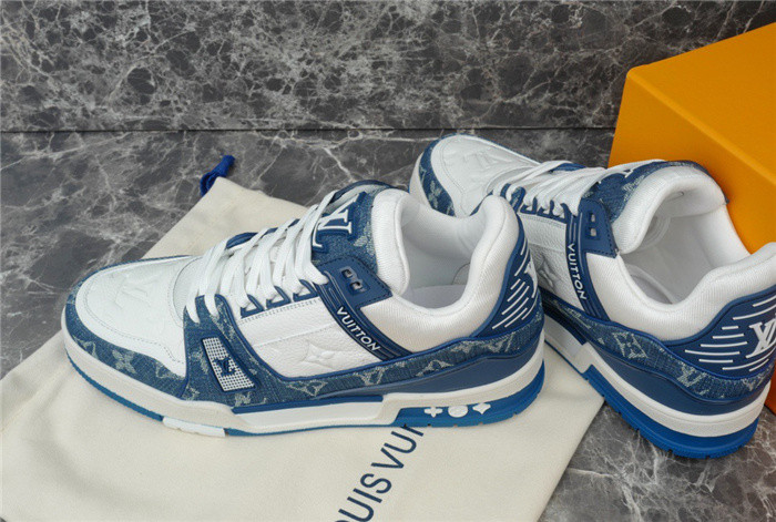 LV SNEAKER LV-000272