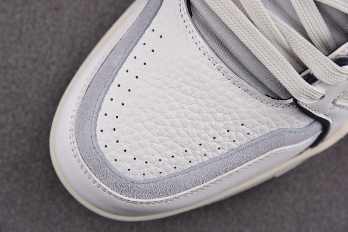 LV SNEAKER LV-000131