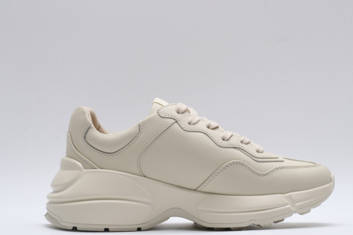 G*u*i* trainer sneaker127