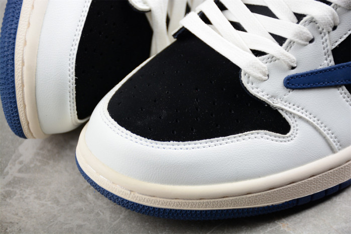 Travis Scott x Air Jordan 1 Low 1