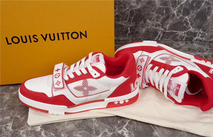LV SNEAKER LV-000199