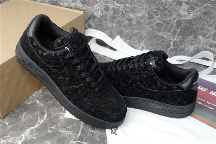 LV SNEAKER LV-000247