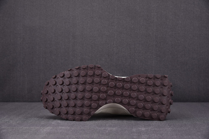 NEW BALANCE SNEAKER NB047