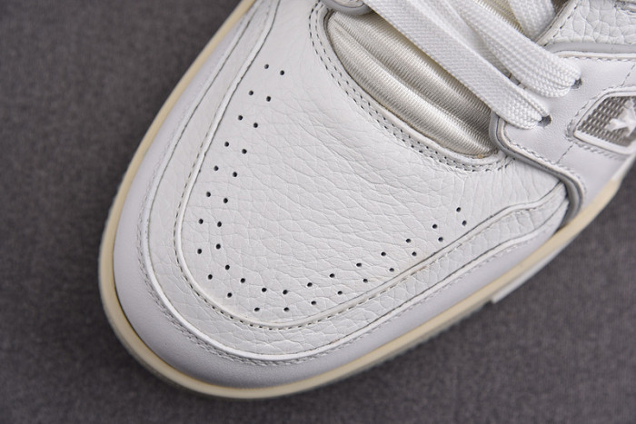 LV SNEAKER LV-000102