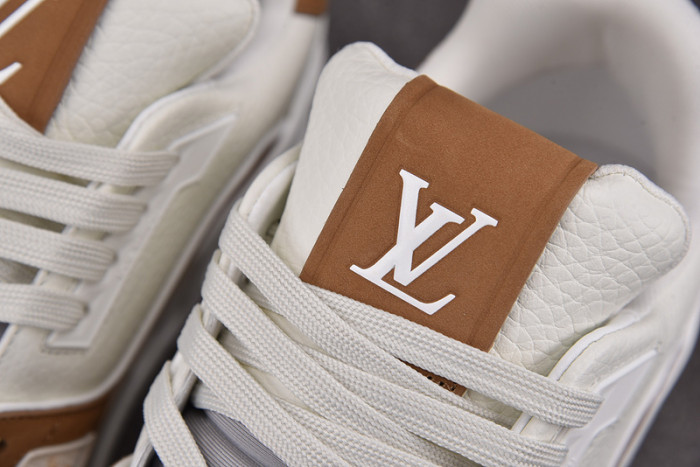 LV SNEAKER LV-000118