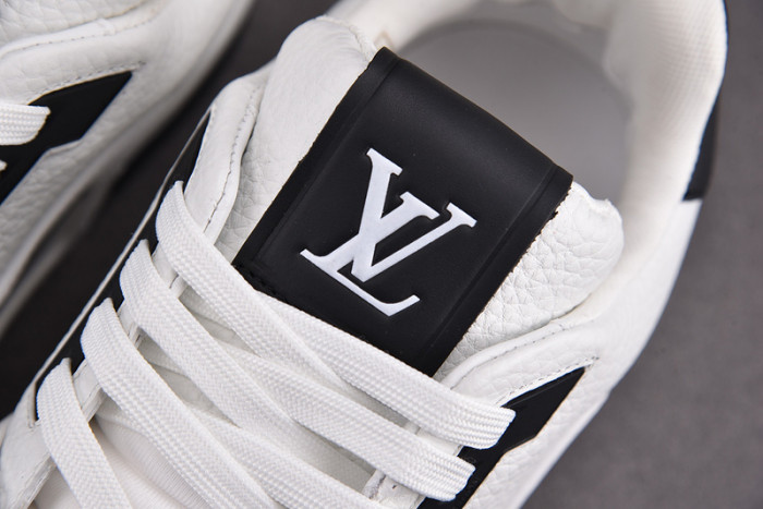 LV SNEAKER LV-000141