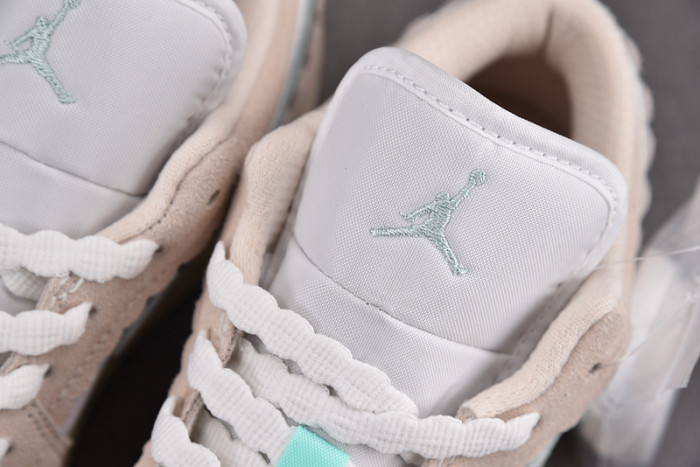 AIR JORDAN 1 LOW GS WHITE PINK SOFT BLUE DZ5356-800