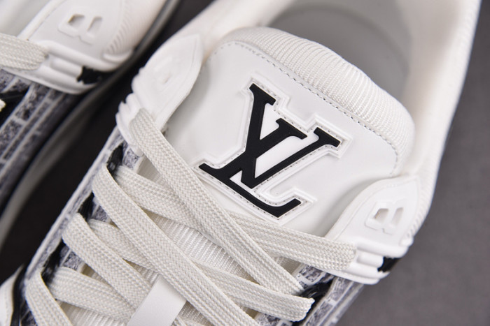 LV TRAINER SNEAKER LV-000596