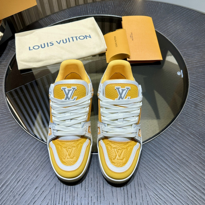 LV TRAINER SNEAKER LV-000600