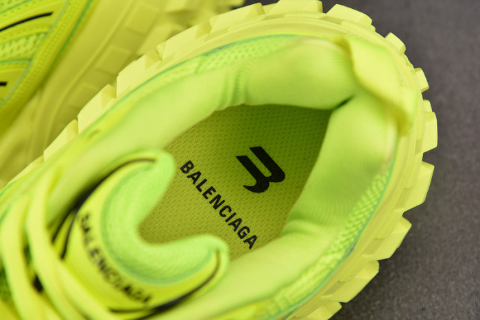 DEFENDER SNEAKER DS012