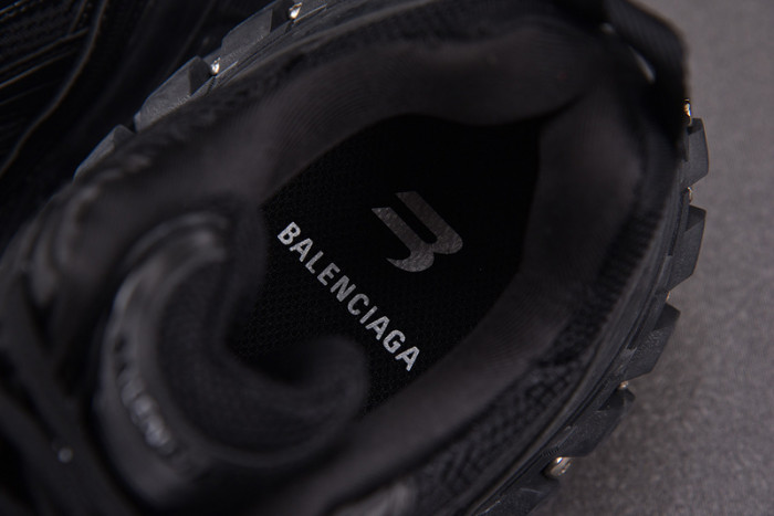 DEFENDER SNEAKER DS002