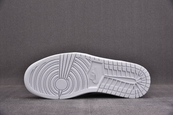 WMNS AIR JORDAN 1 LOW 