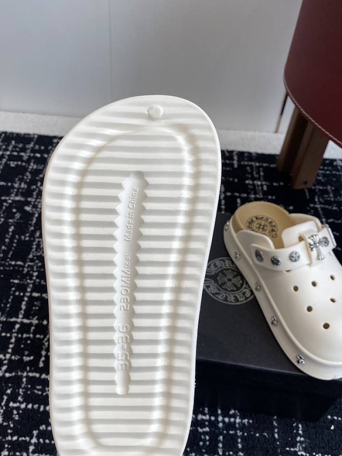 Ch*0me He**ts sandal