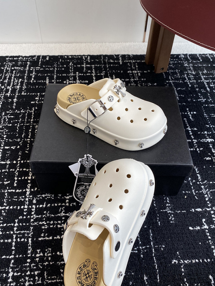 Ch*0me He**ts sandal