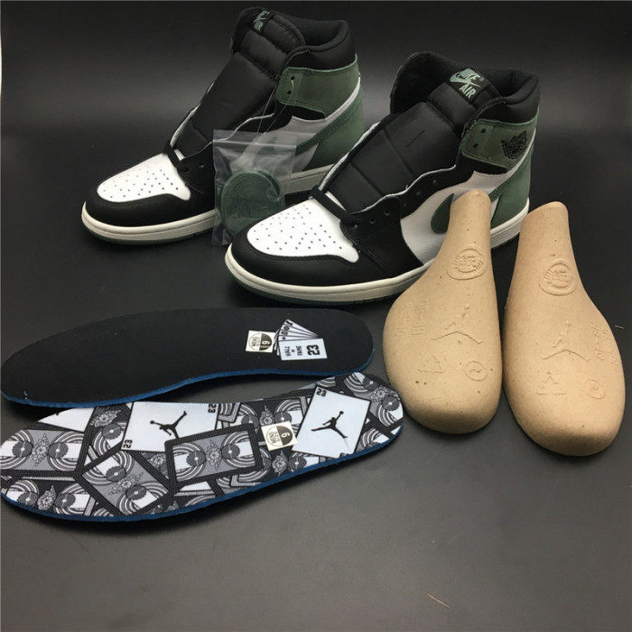 AIR JORDAN 1 RETRO HIGH OG "CLAY GREEN" 555088-135