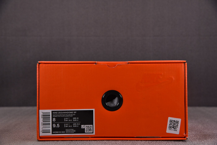 sacai x NIKE Zegamadome 